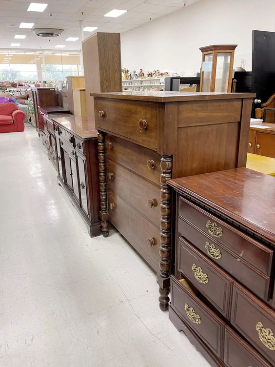 Used Furniture stores langley