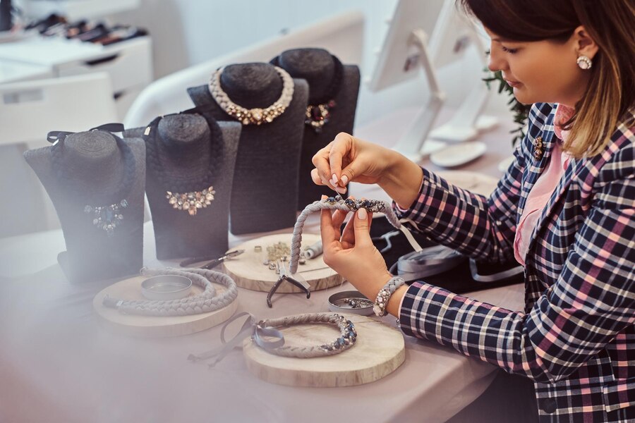 Top 10 Jewellery Shops in Dubai 2024 - Ranking & Update