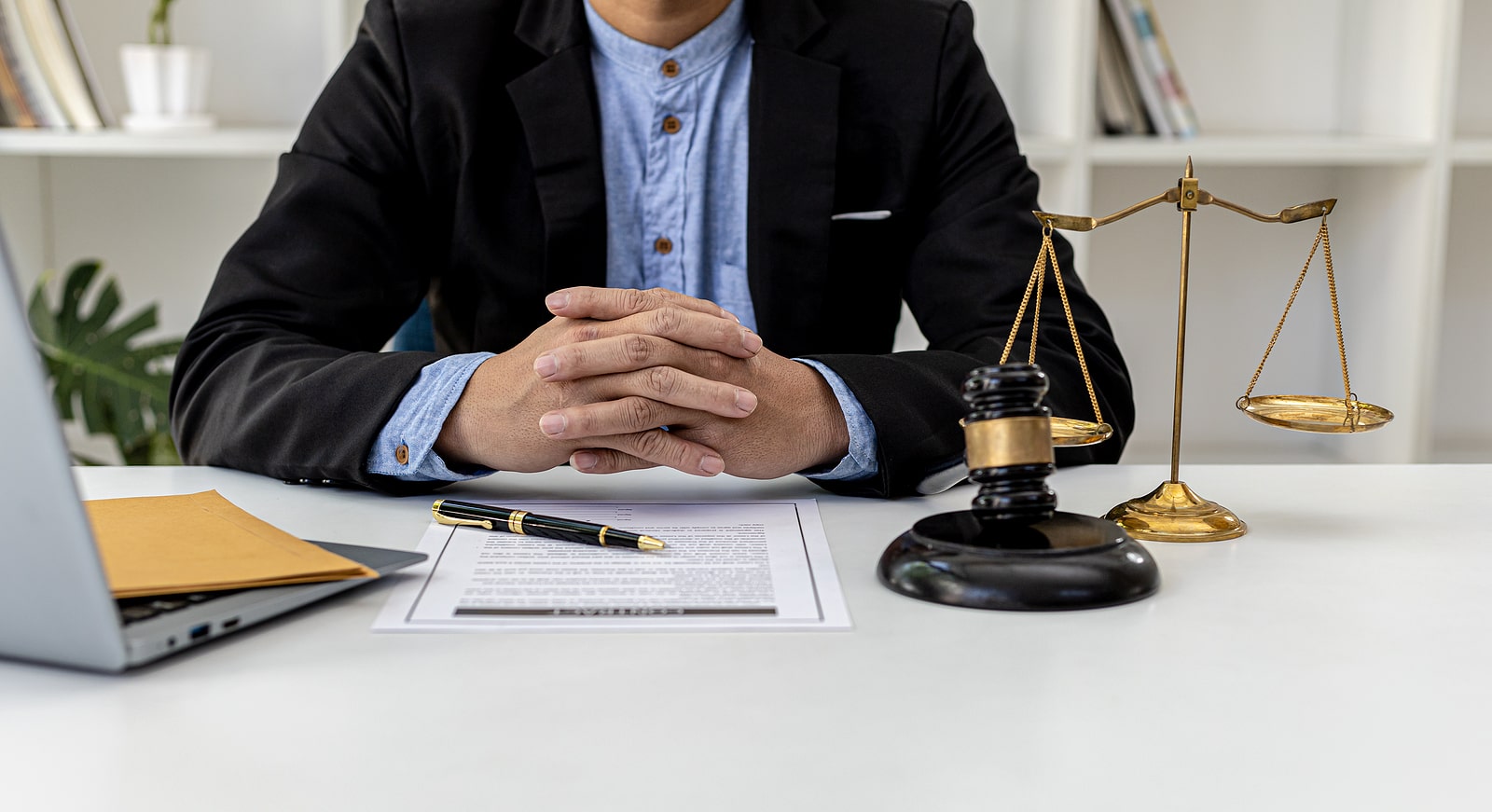Top 10 Solicitors in Glossop 2024 – Rating, Review & Update
