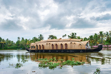 Rekindle the Romance: Unforgettable Kerala Honeymoon Packages