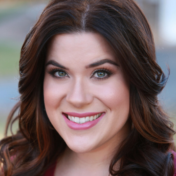 Elizabeth Leanza, Realty One Group - Realtor