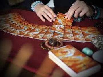 Fortune Teller : Astrologer & Tarot Card Reader