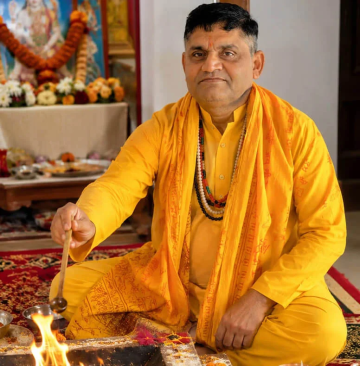 Astrologer Mahesh Shastri | Vedic Astrology & Vashikaran Specialist