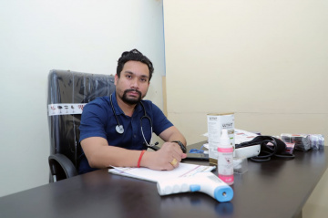 Dr. Tilesh Khushro MBBS MD Medicine In Pulmonary Disease