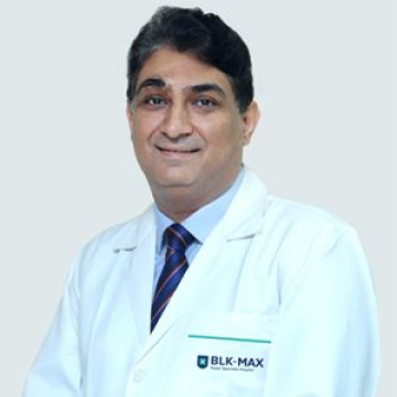 Robotic Spine Surgery with Dr. Puneet Girdhar
