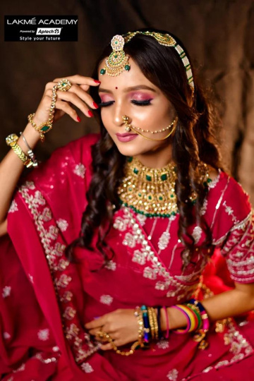 Lakmé Academy Powered By Aptech:-Makeup Classes in Satellite Ahmedabad