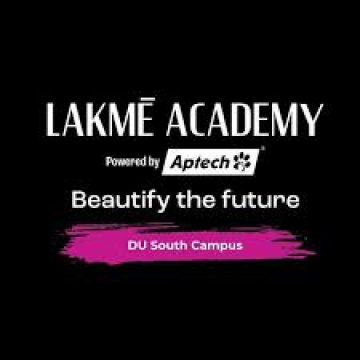 Hair artist in South Campus Delhi