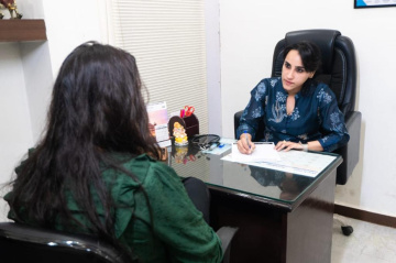 PCOS Doctor in Delhi – Supportive Care by Dr. Rupali Chadha