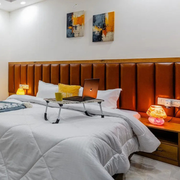 2BHK Service Apartment Near Udyog Vihar Gurgaon – Lime Tree