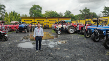 Seizing tractor