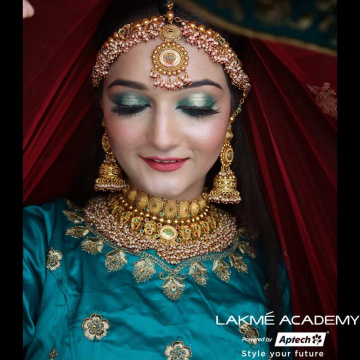 Lakme Academy - Skin Care Course in Satellite